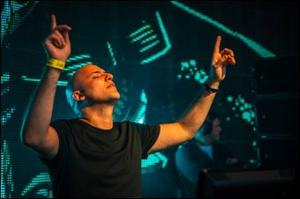 &copy; Aly & Fila