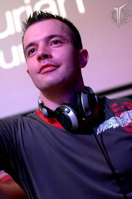 &copy; Robert Burian