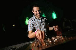 &copy; Gareth Emery